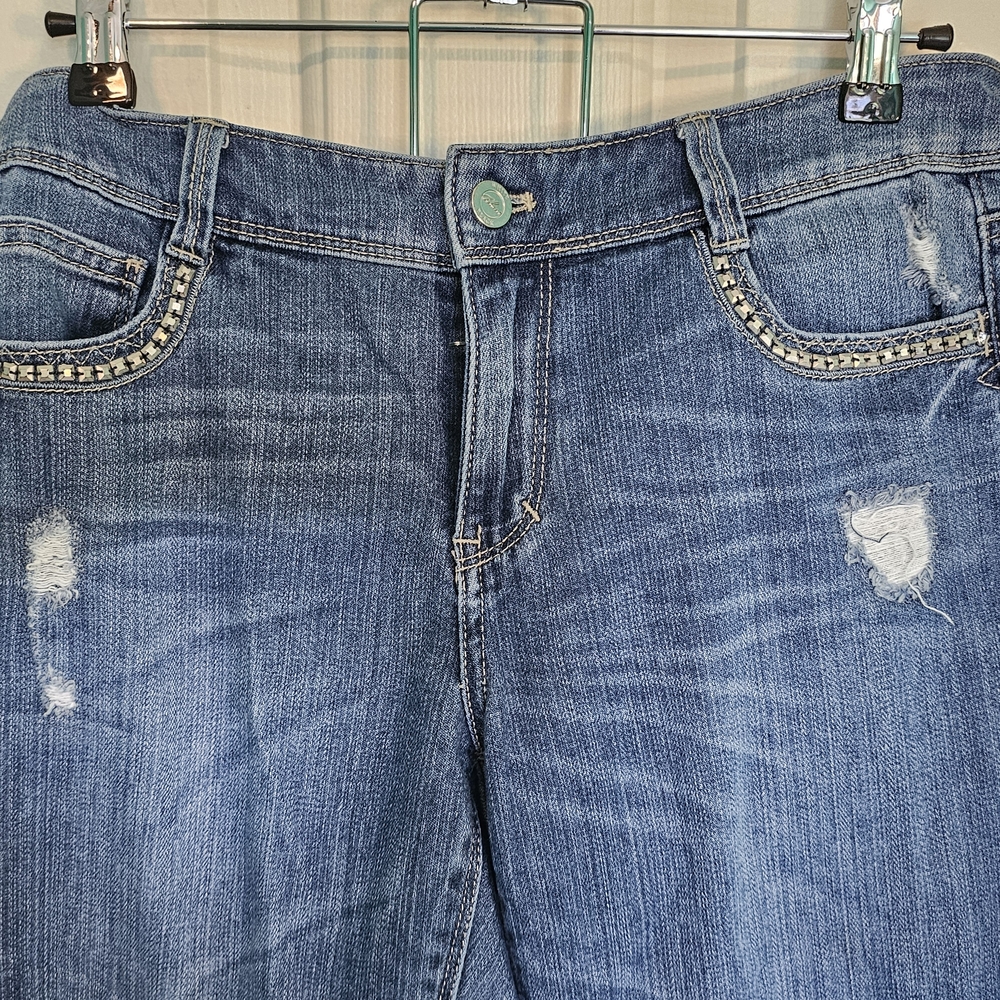 White House Black Market Blanc Distressed Jeans Women's Sz 6 Crop - Picture 2 of 15